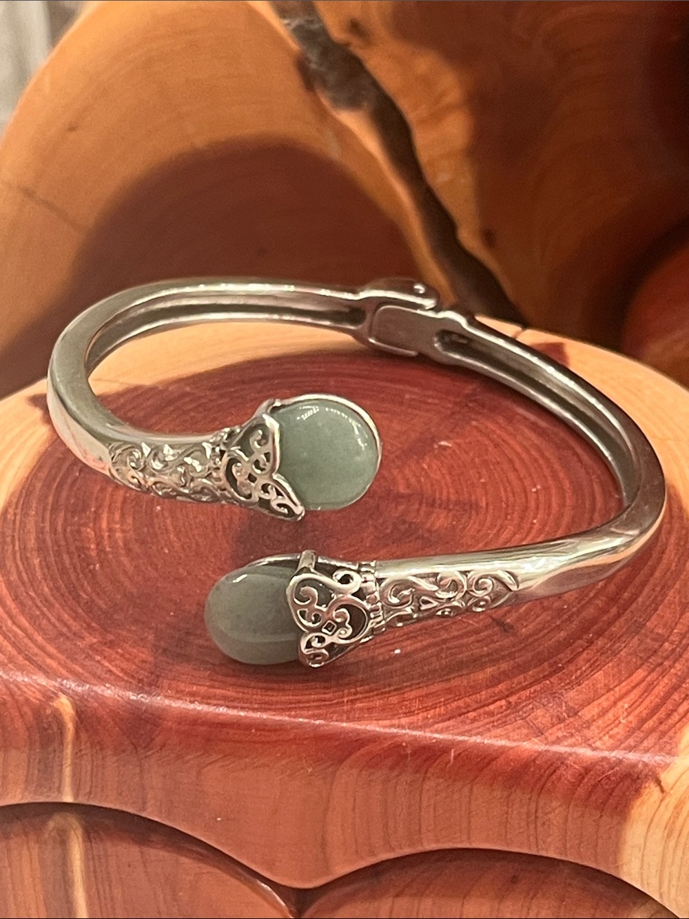 316 S. Steel clamper Bracelet with green stones